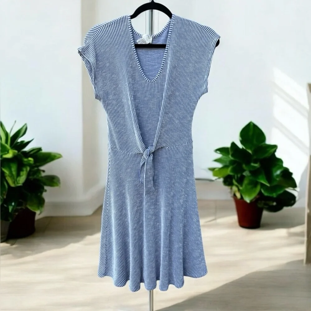 caution to the wind blue dress Caution To The Wind Blue Striped V-Neck Shirt Dress | Women's M